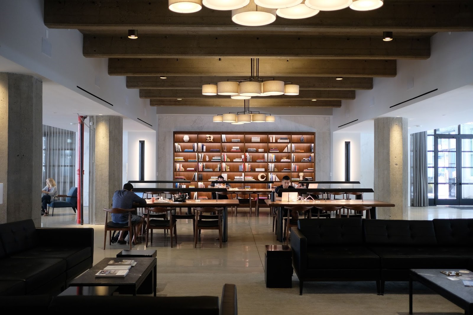 Tingkatkan Kenyamanan Bisnis Coworking Space dengan Access Point Andalan